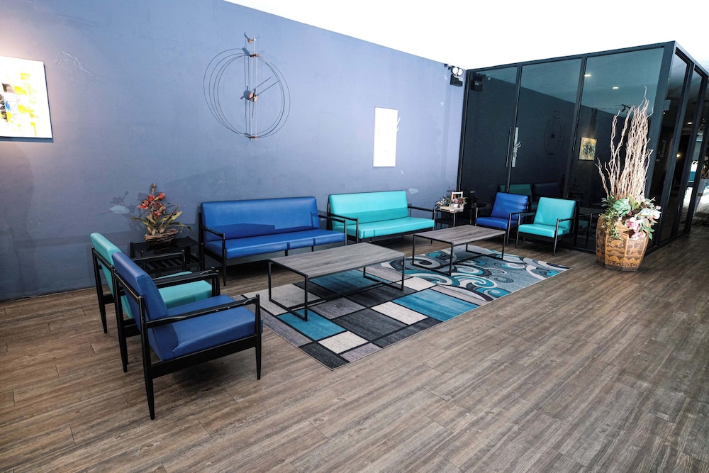 Palette Georgetown Formerly WoW Hotel 38/54