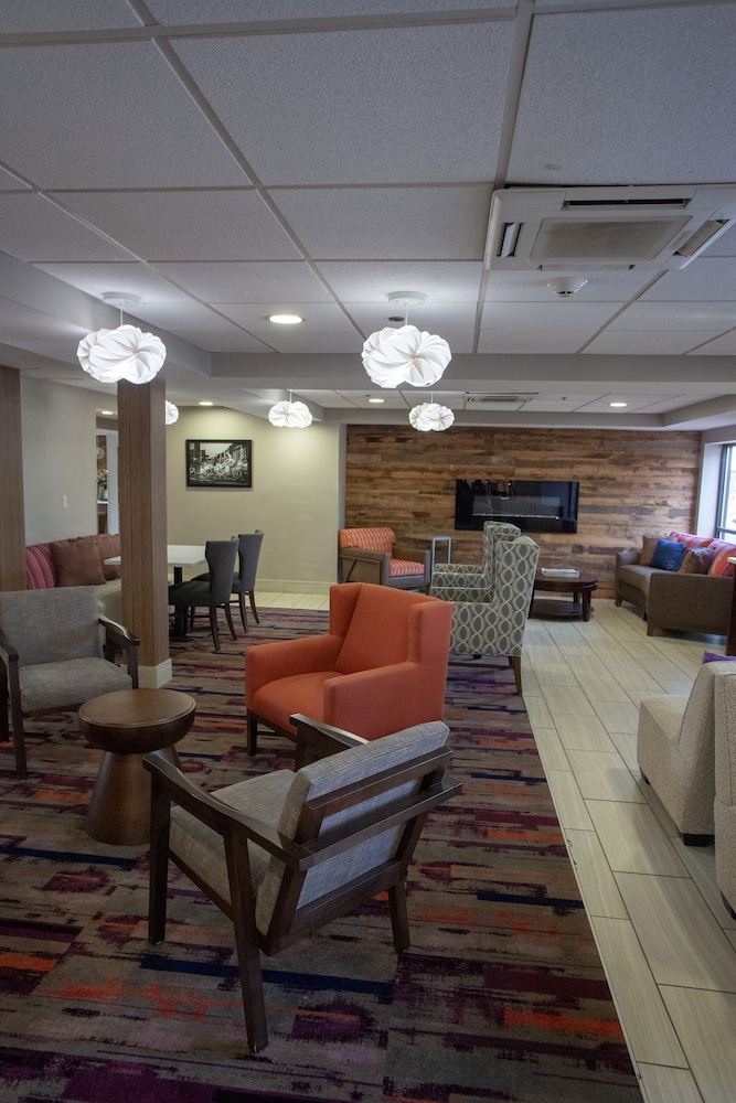 La Quinta Inn & Suites by Wyndham Goodlettsville - Nashville 40/58