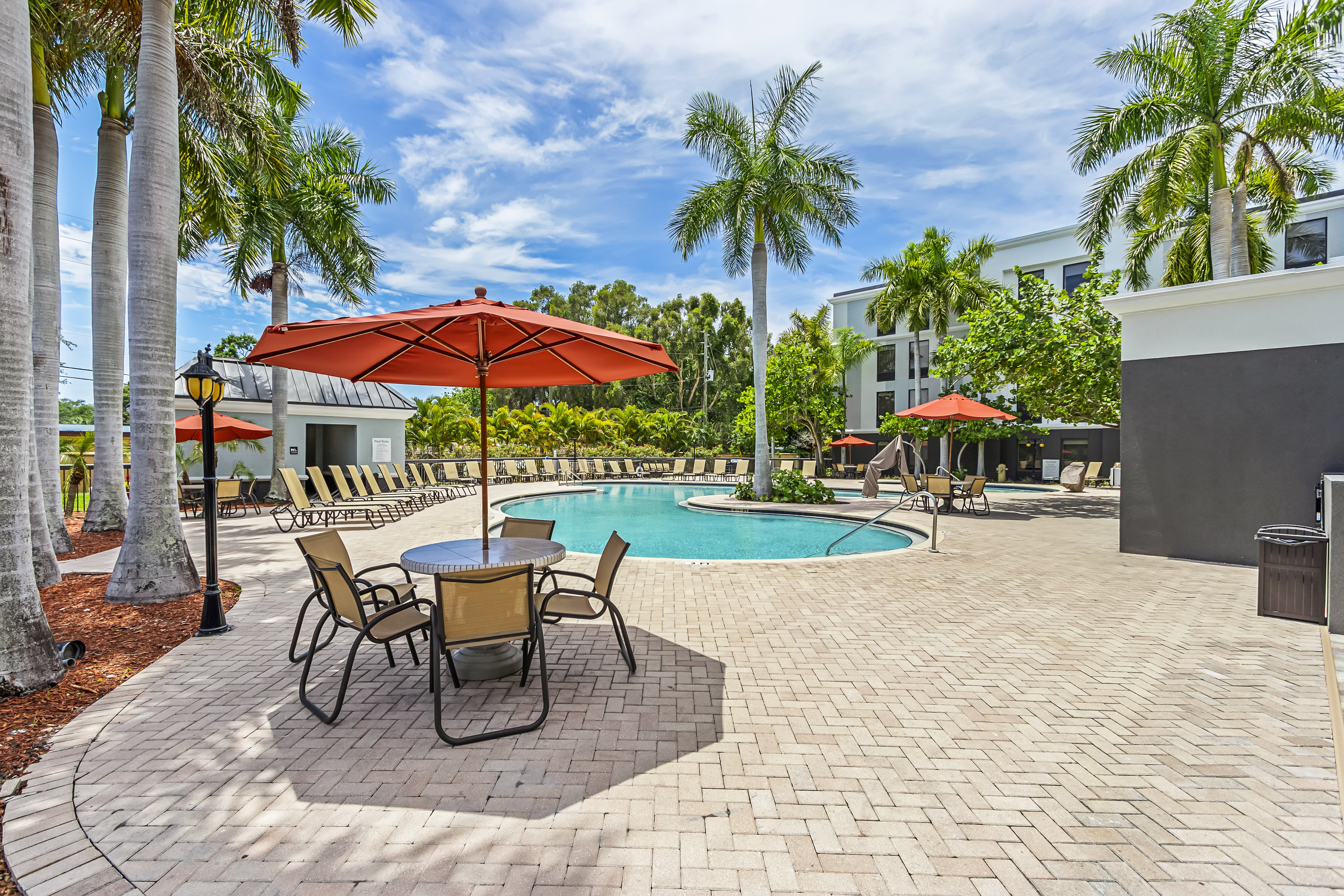 Holiday Inn St. Petersburg West 48/59