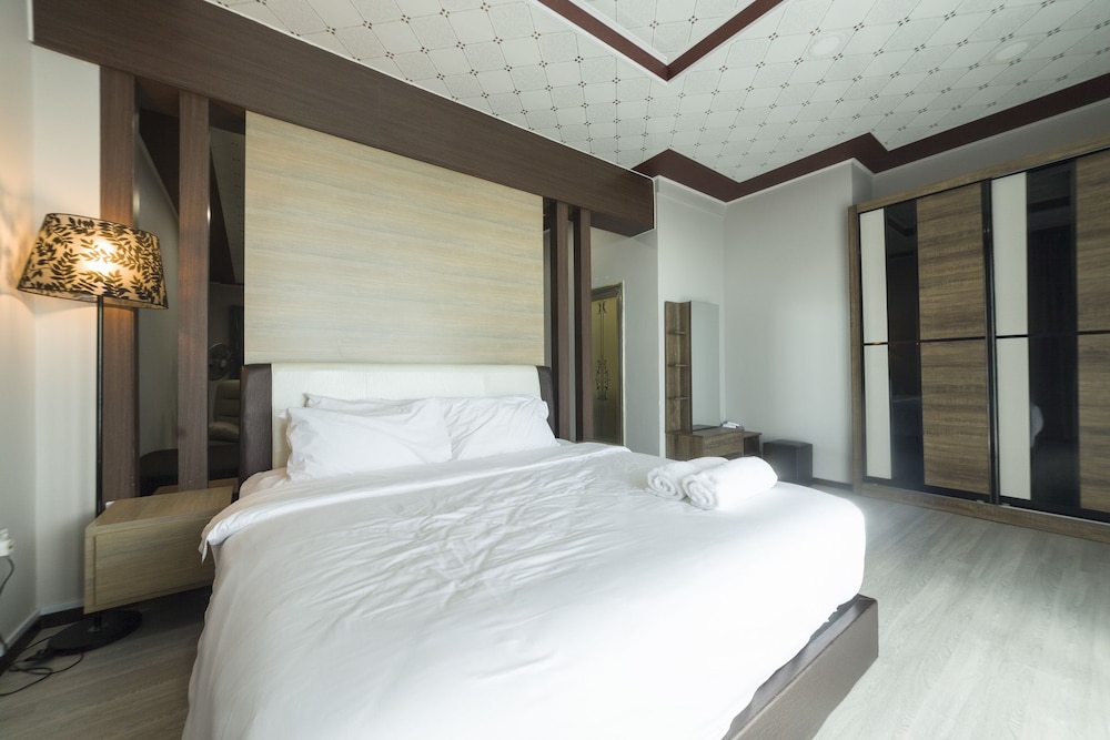 Deluxe, Studio, King Bed