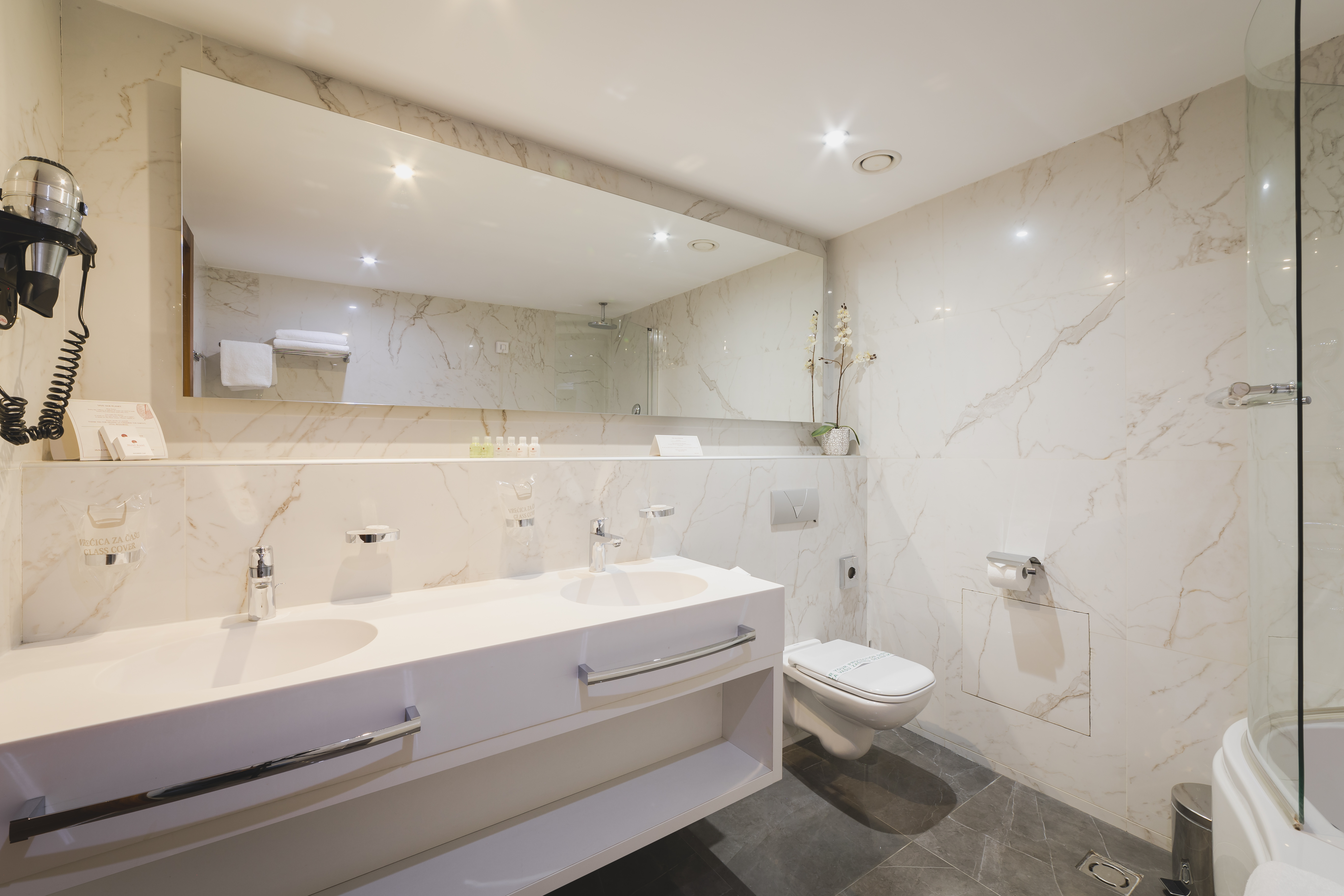 Aurel Hotel 52/55