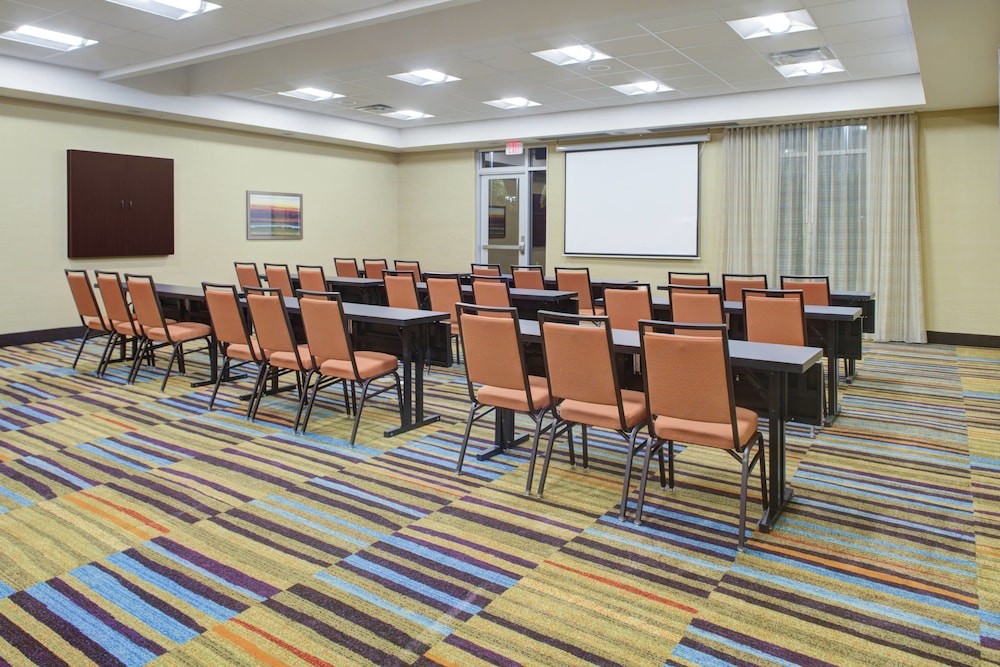 Fairfield Inn And Suites By Marriott Bakersfield North Airport 34/36