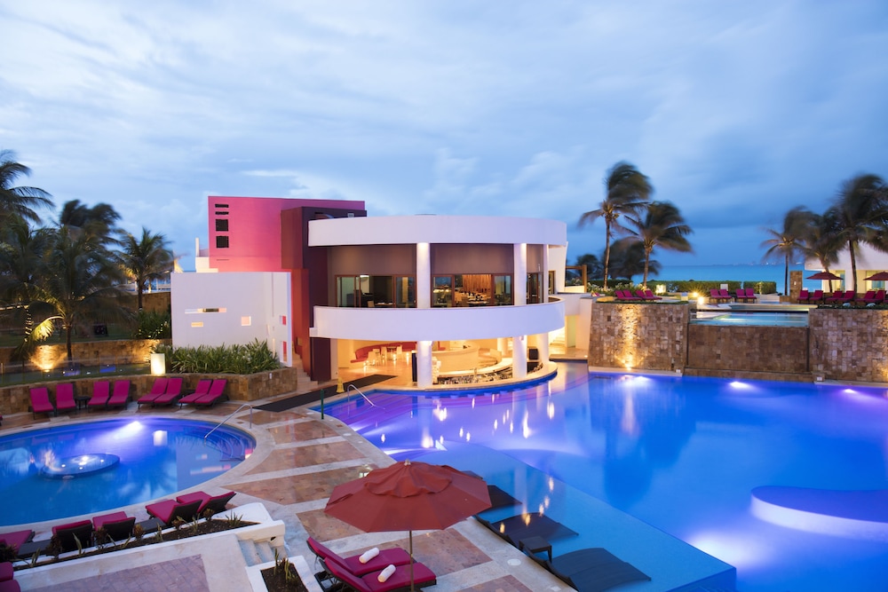 Altitude By Krystal Grand Punta Cancun All Inclusive 10/75