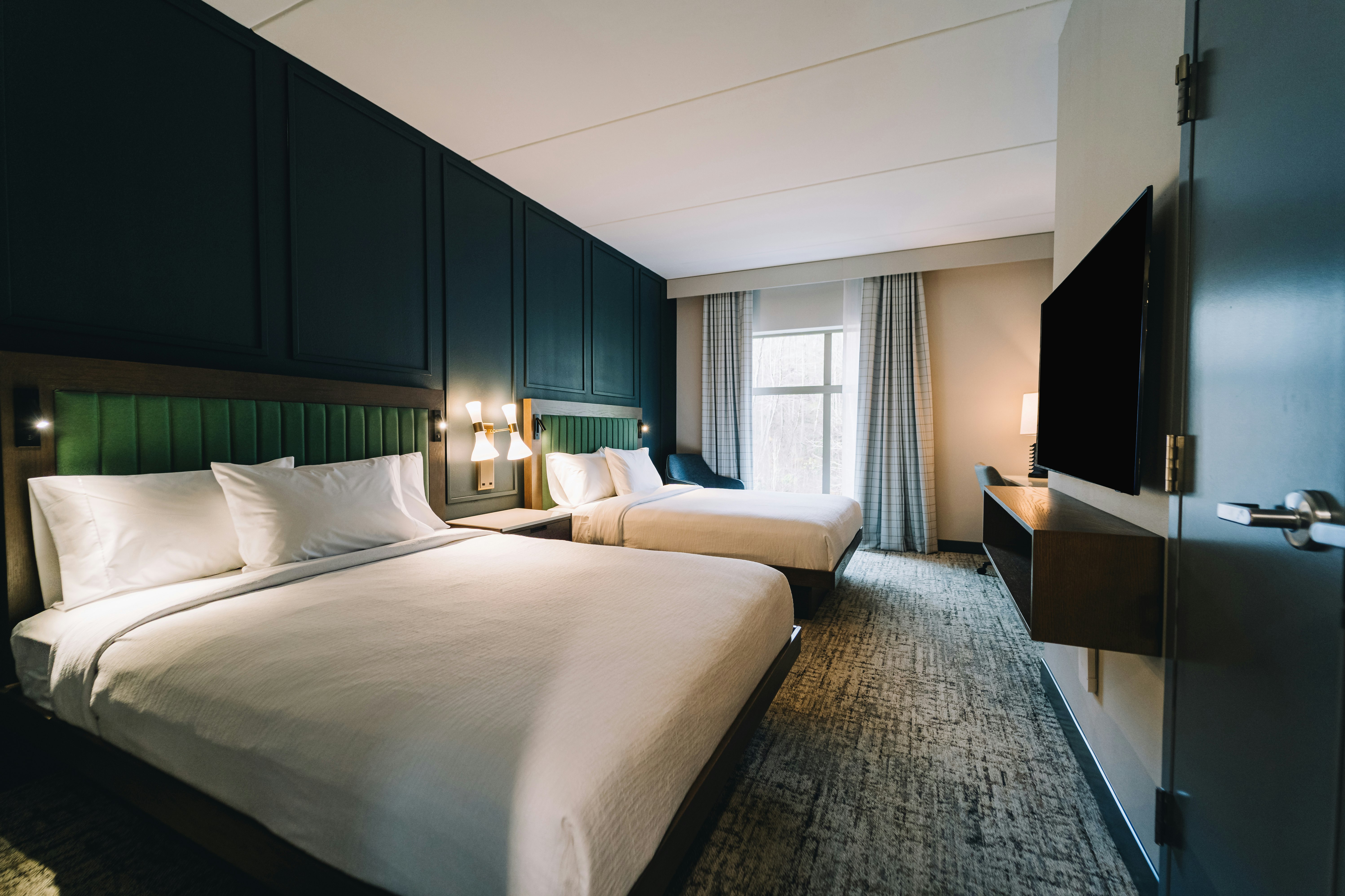 2 ROOMS, SUITE, 2 QUEEN BEDS