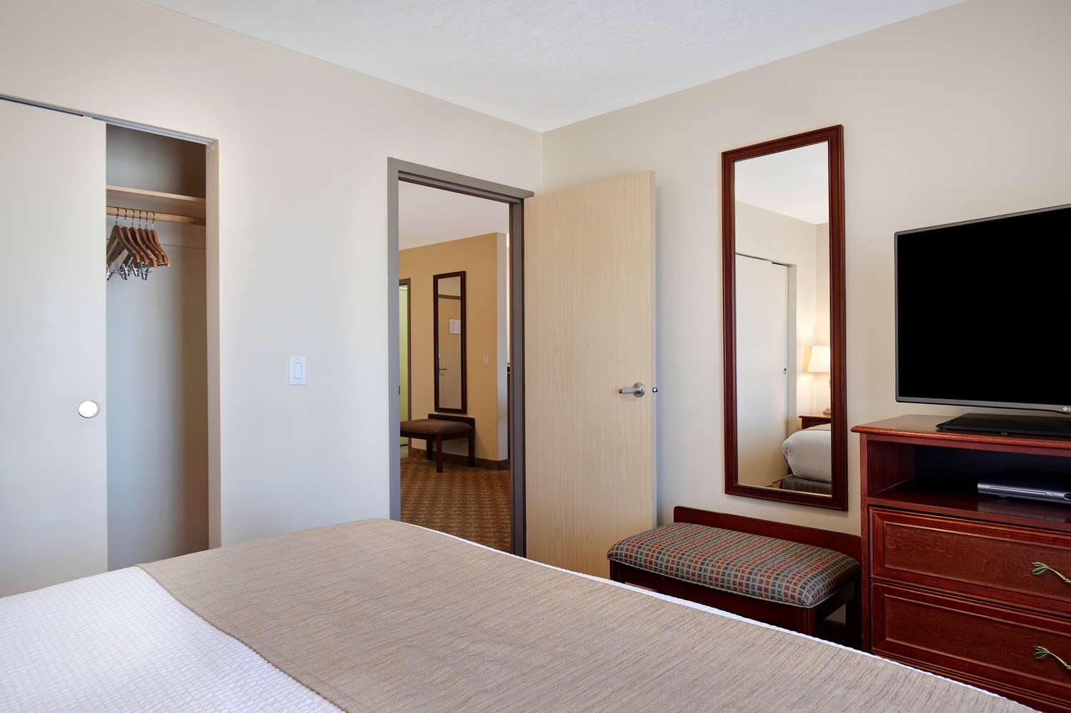 Days Inn by Wyndham Dawson Creek 14/40