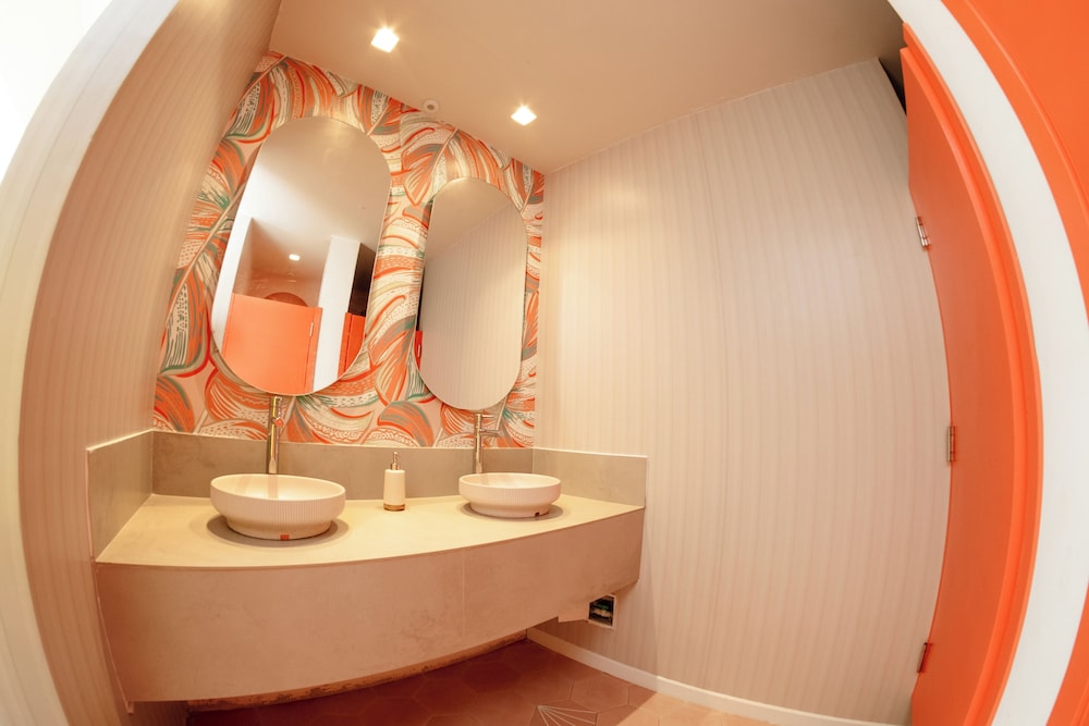 Koray Hotel 58/60