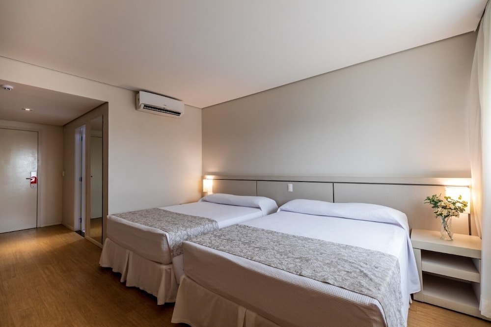 Viale Tower Hotel 19/53