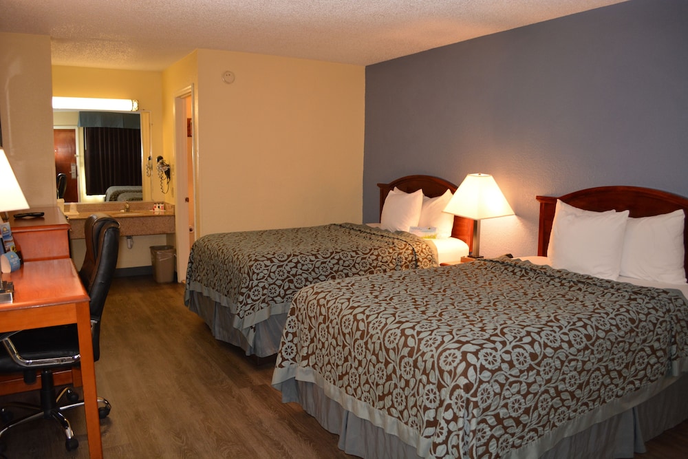 Days Inn By Wyndham Jacksonville Nc 30/68