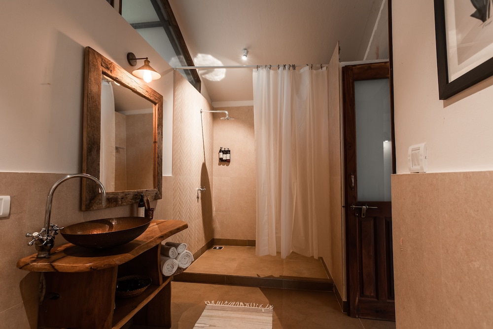 Beach, Cottage, King Bed, Sea View، Anahata Retreat 2/2