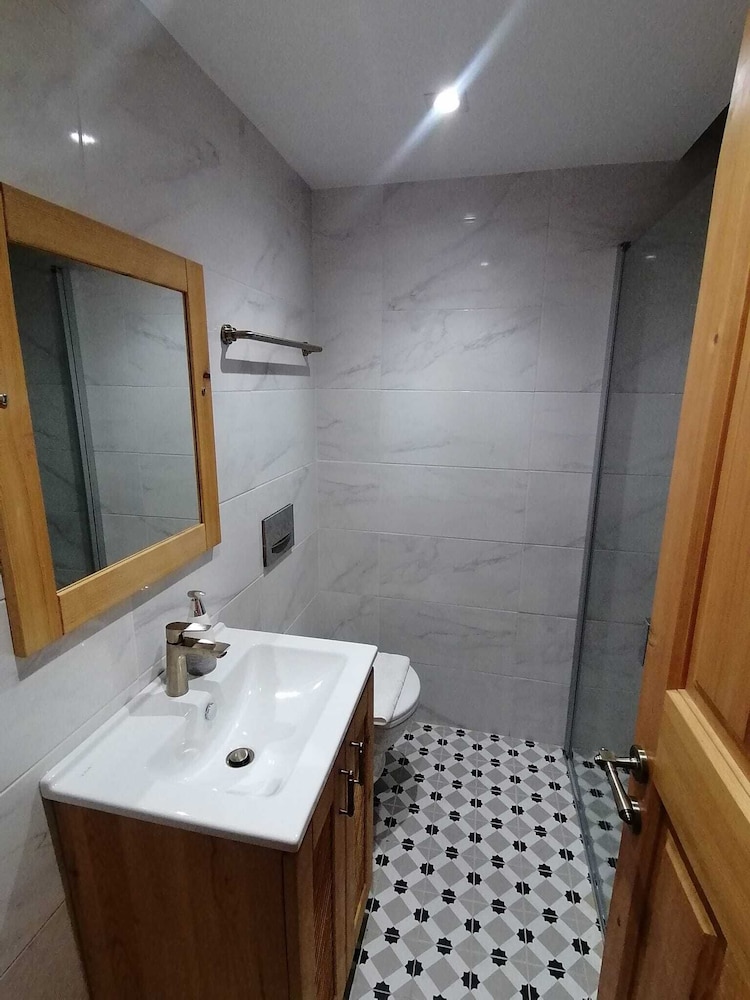 Muhtar Hotel 49/49