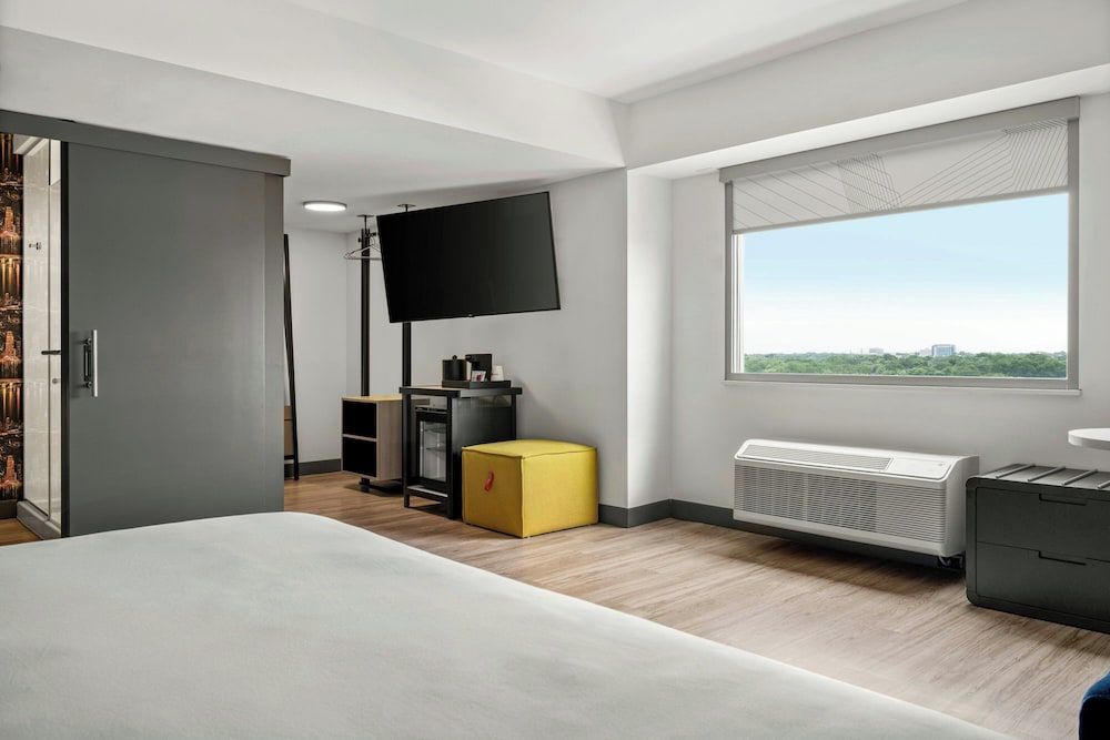 Aloft Chicago Schaumburg 9/32