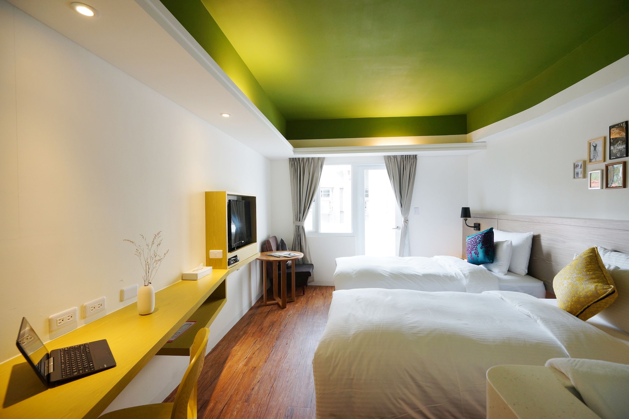 STANDARD, TWIN BEDS