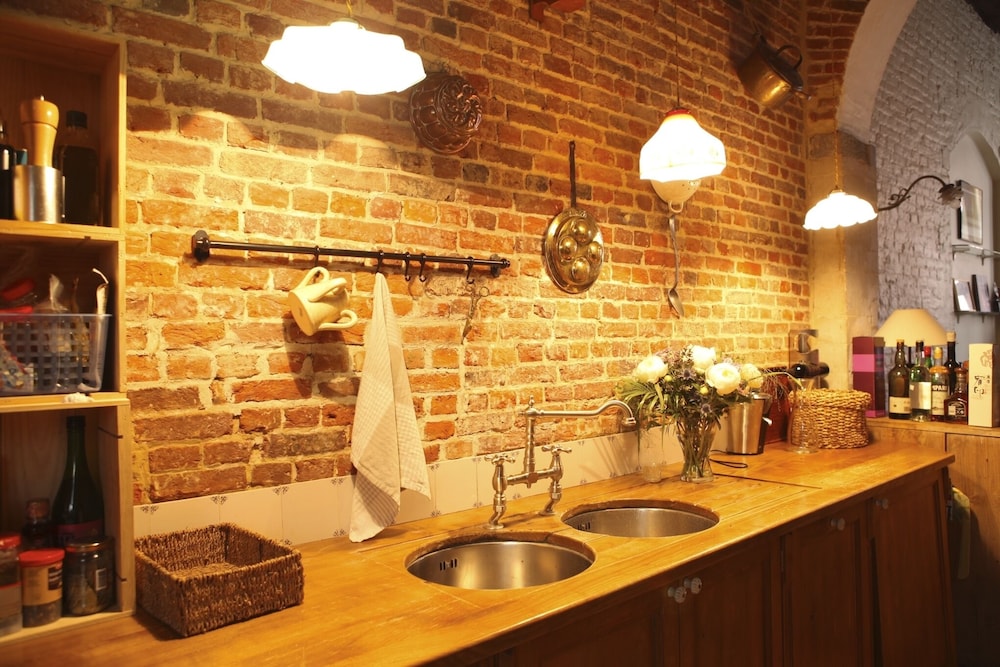 Carmelites Guest House 3/23