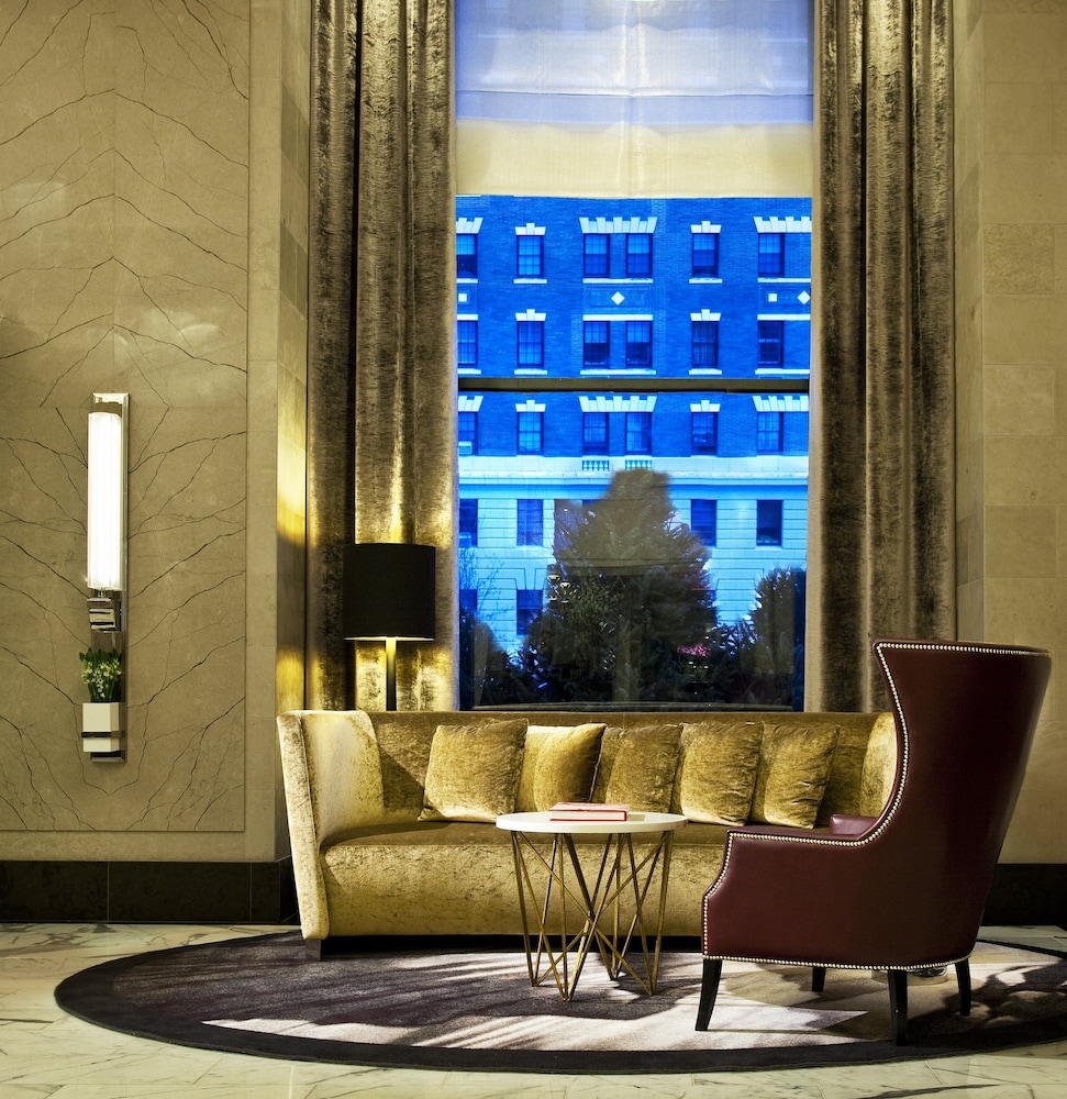 Loews Regency Hotel 61/84