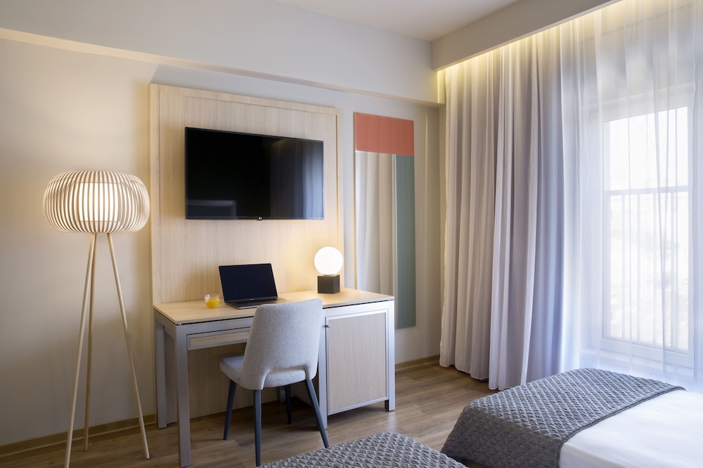 Zeus Essence Bucharest, Trademark Collection by Wyndham 23/65