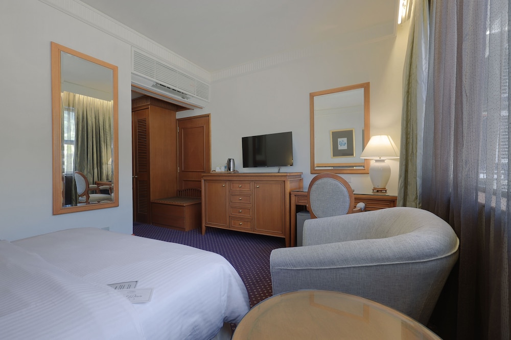 Superior Queen Room