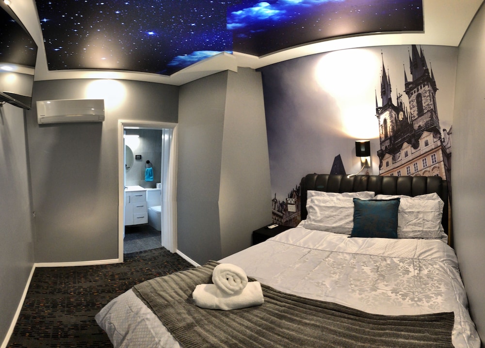 Amelia Budget Hotel 19/34