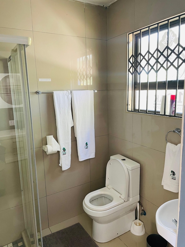 1 Oak Lodge 40/45
