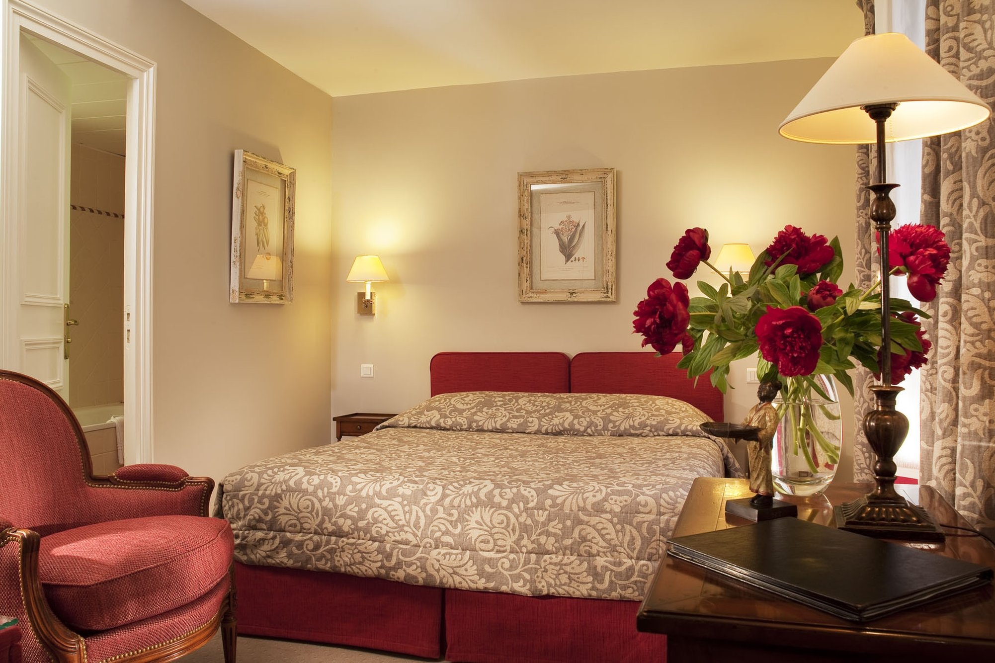 Le Relais Saint Honore 32/42