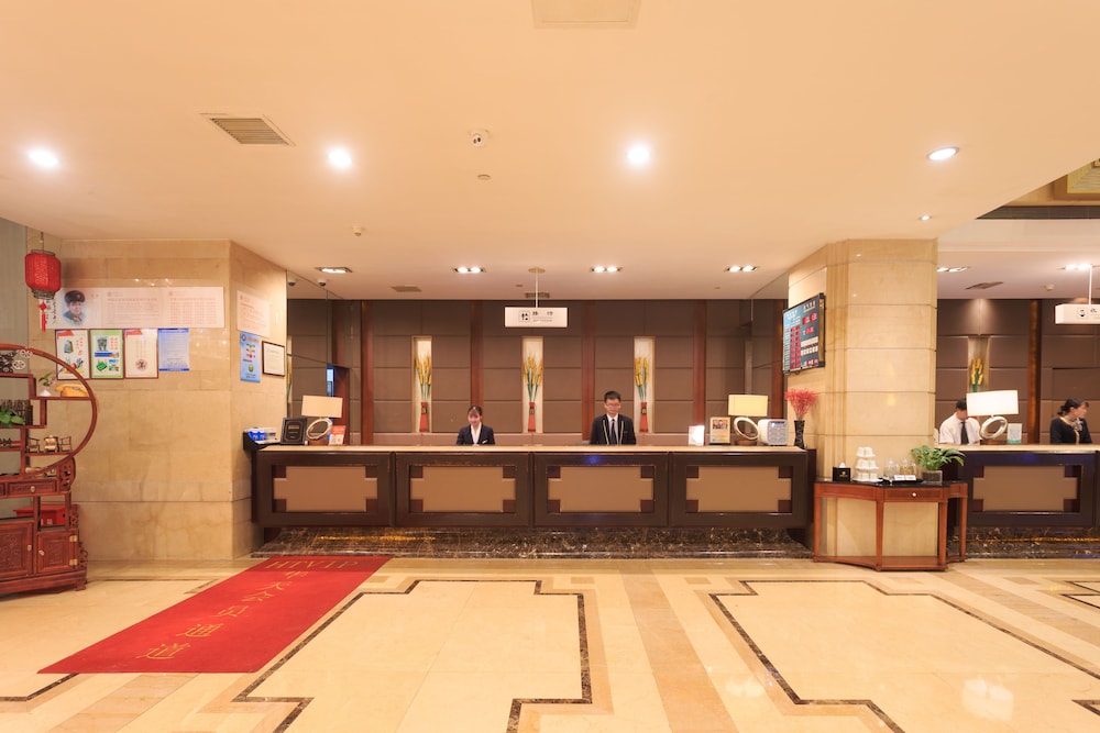 Changsha Xiaoxiang Huatian Hotel 7/54
