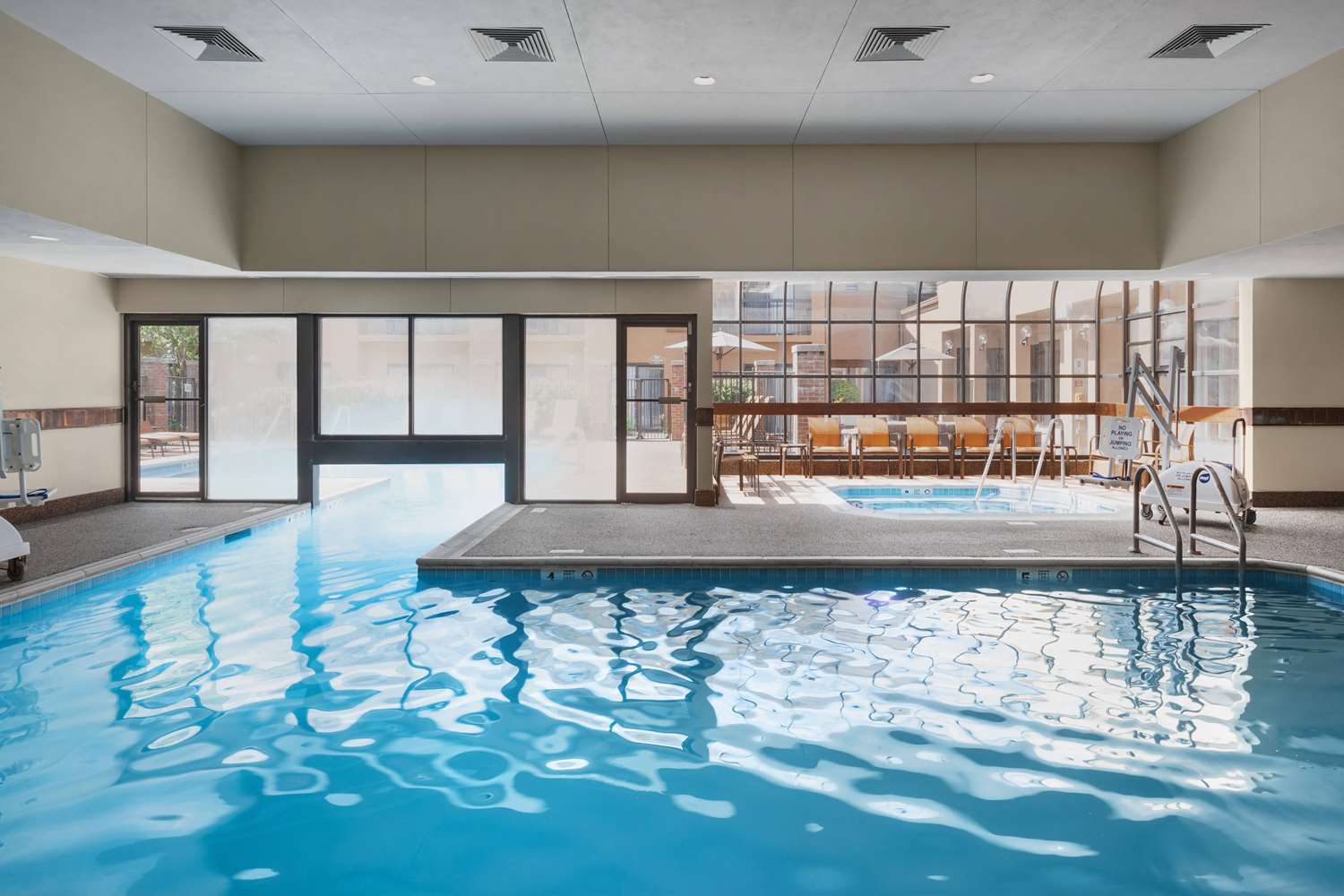 Sonesta Select Newport Middletown 19/46