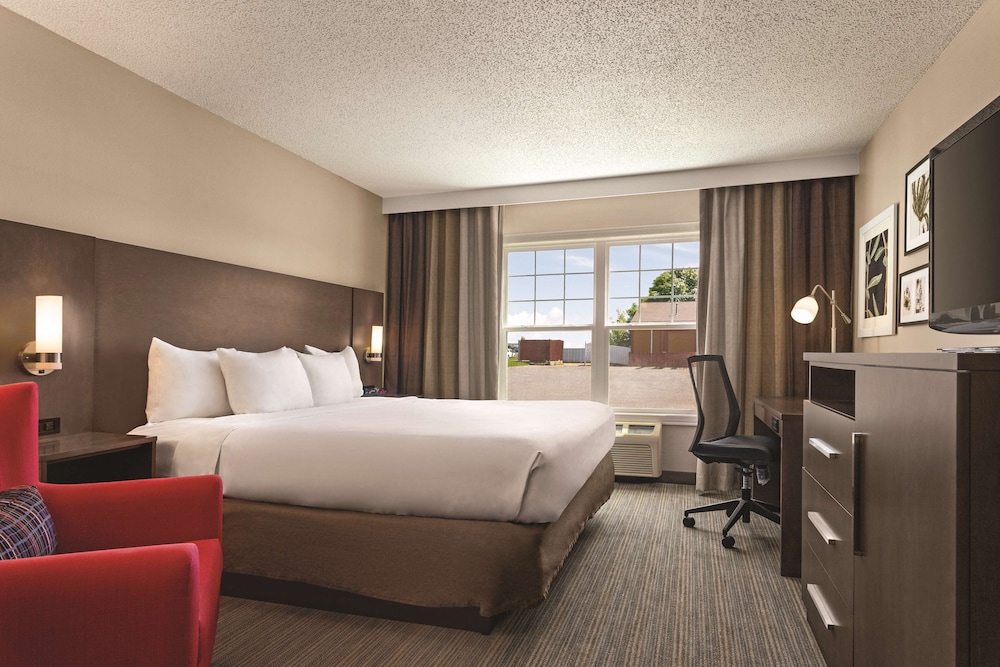 Country Inn & Suites by Radisson, Buffalo, MN 9/37
