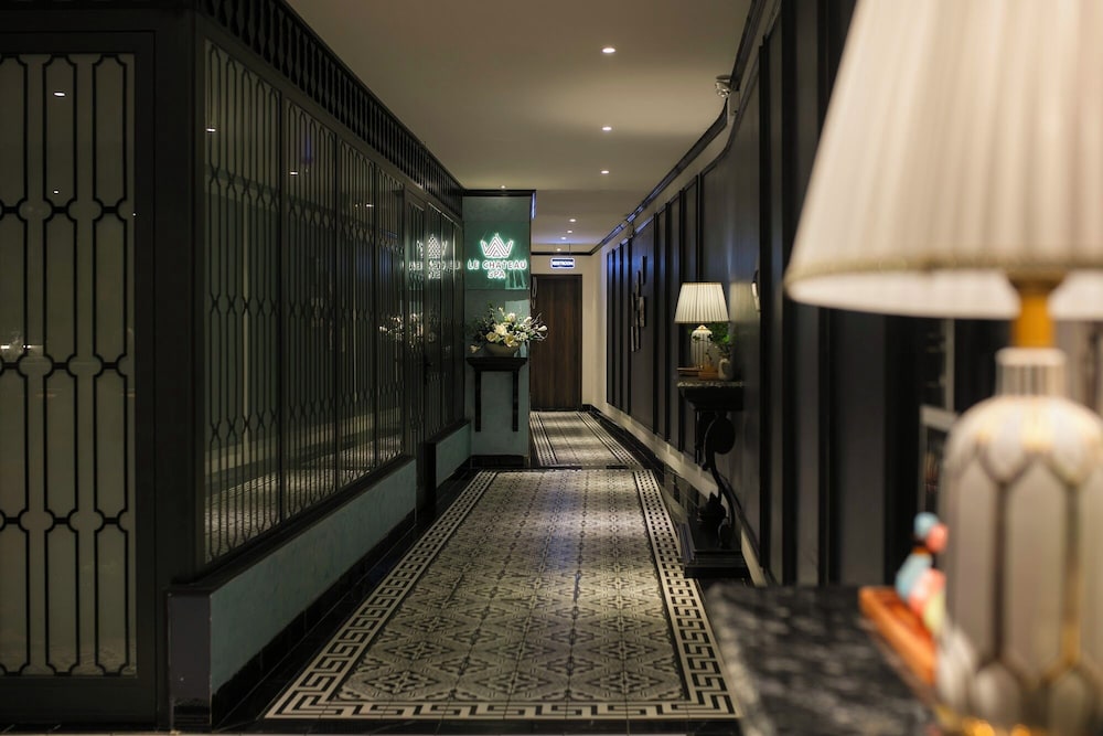 Hanoi Le Chateau Hotel & Spa 22/50