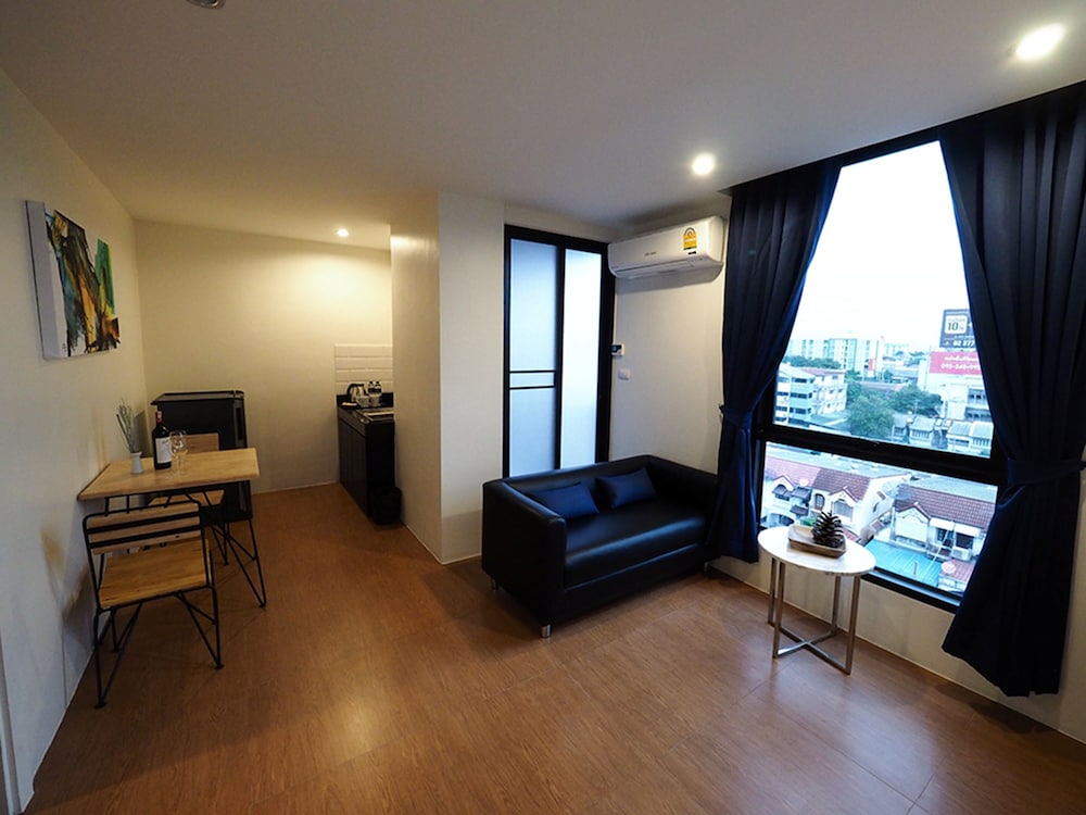 130 Hotel & Residence Bangkok 56/83