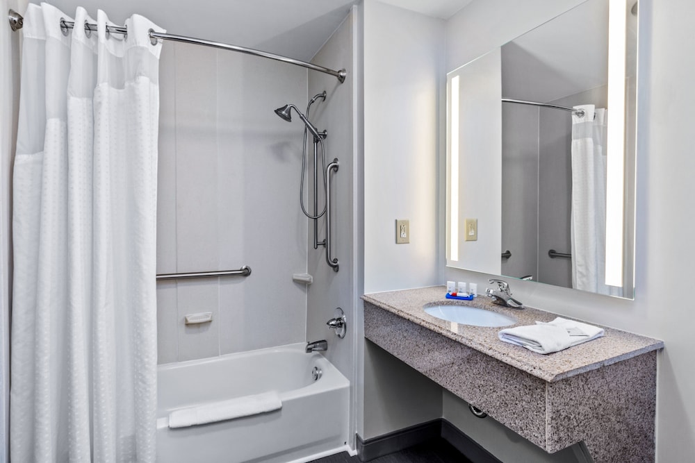 Holiday Inn Express New Albany 55/59