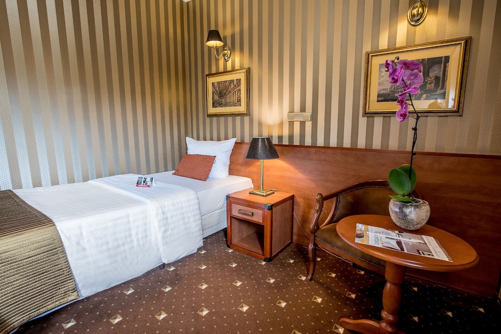 Hotel Diament Bella Notte Katowice Chorzow 32/72