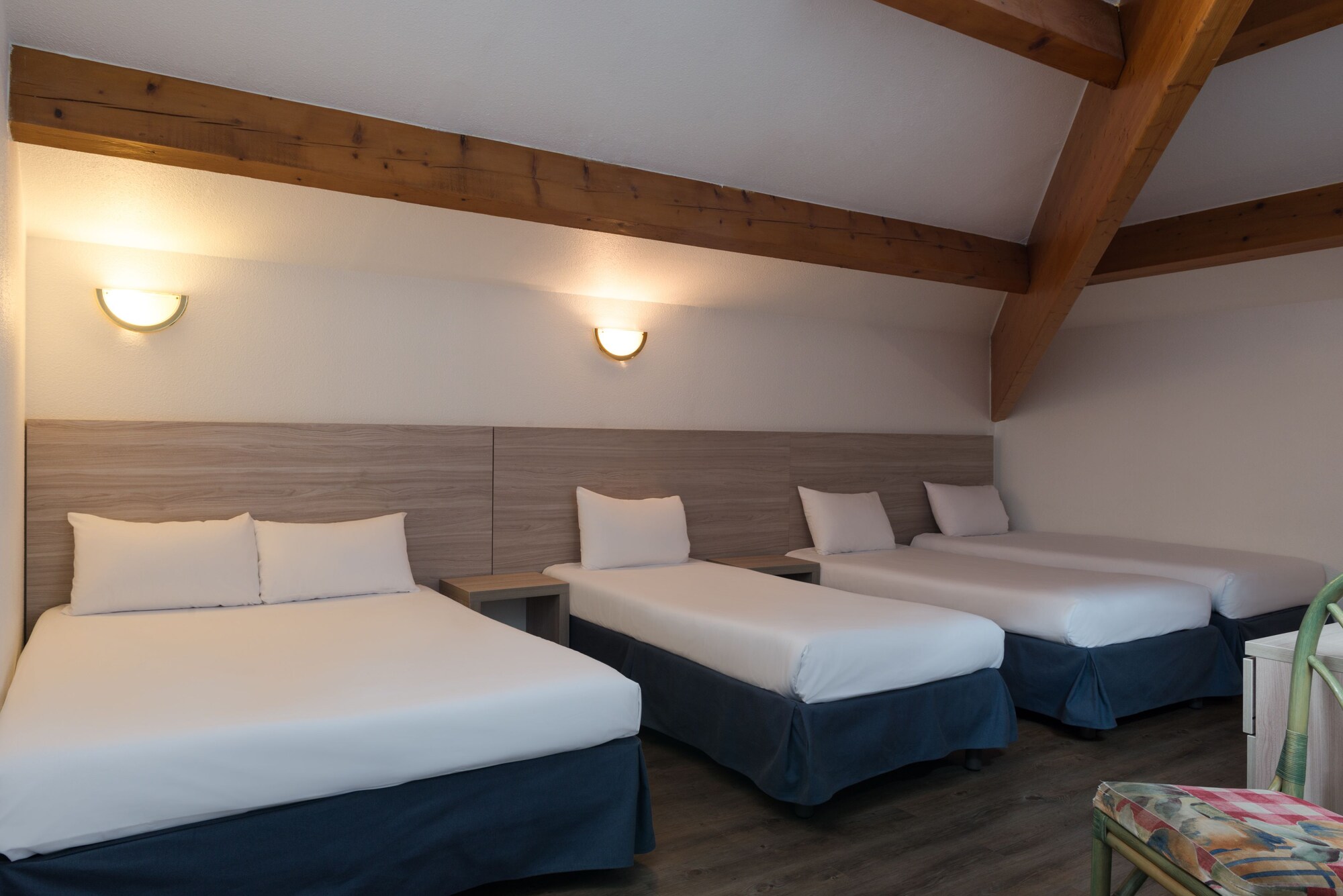 Comfort, Family, Quintuple, 1 Double and 3 Single Beds