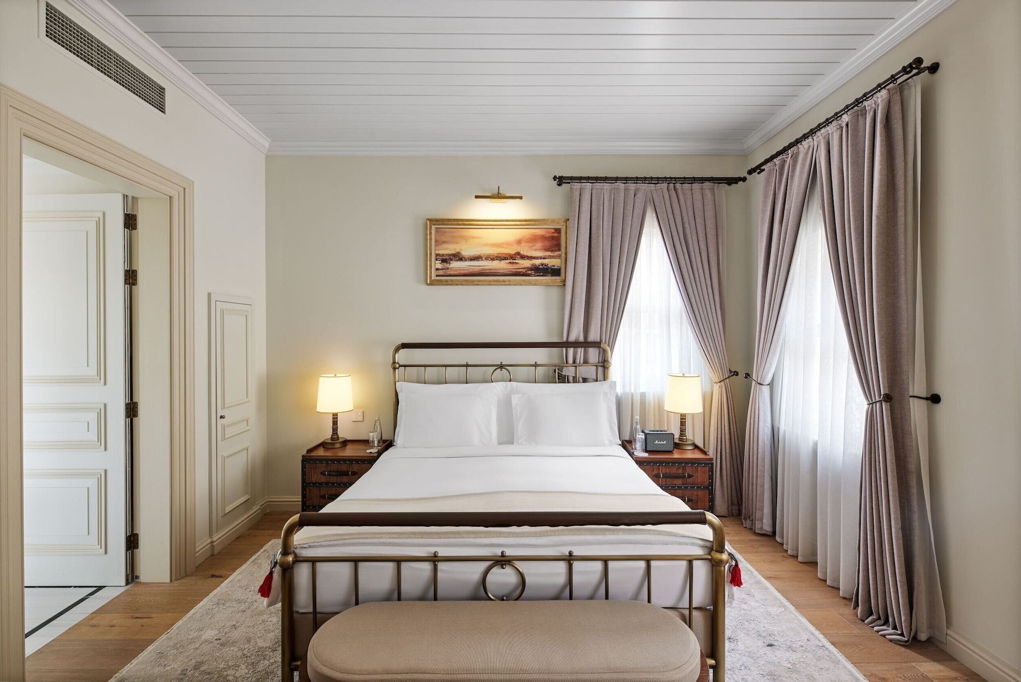 Courtyard, Suite, King Bed