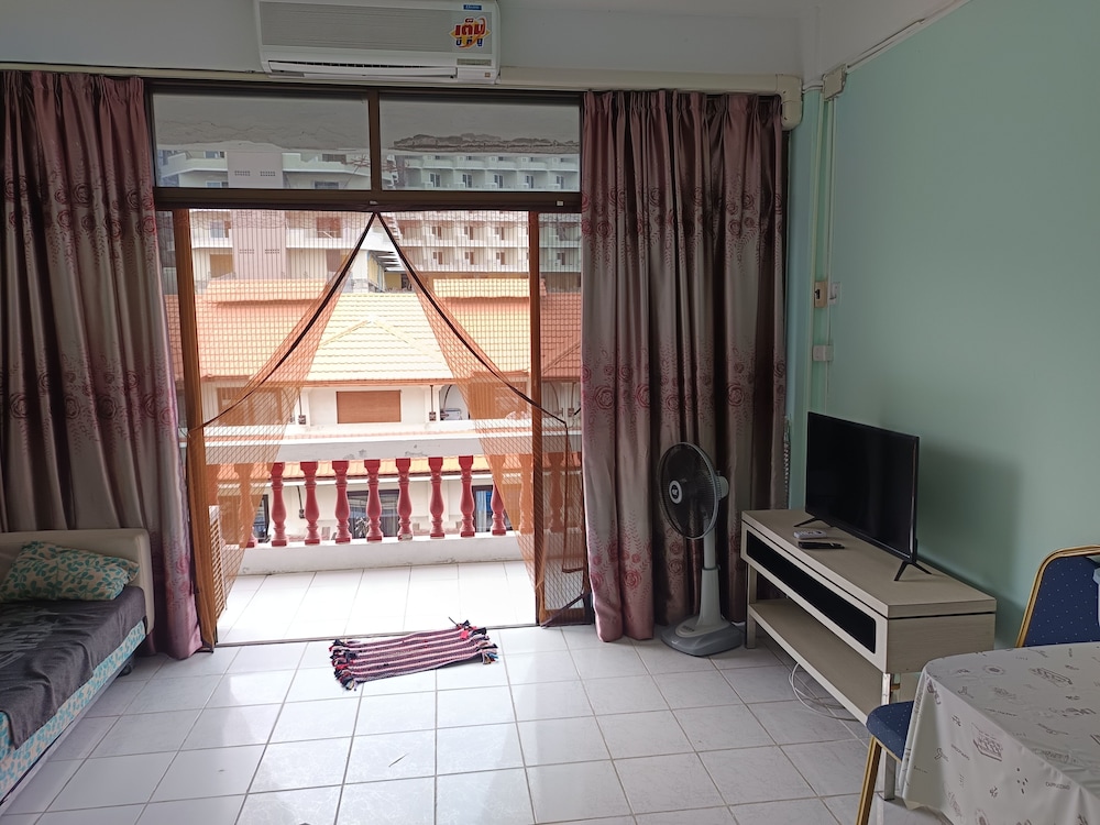 Artem's Guesthouse 24/39