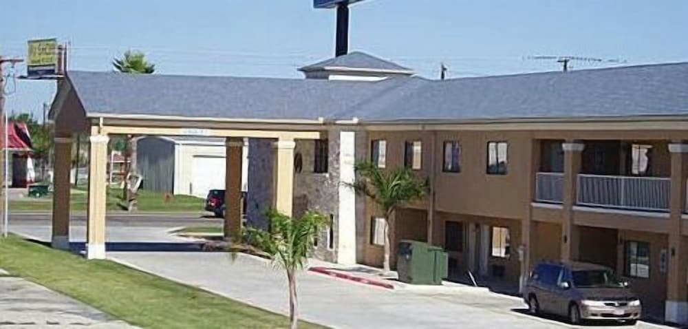 Texas Inn and Suites at La Joya 34/46