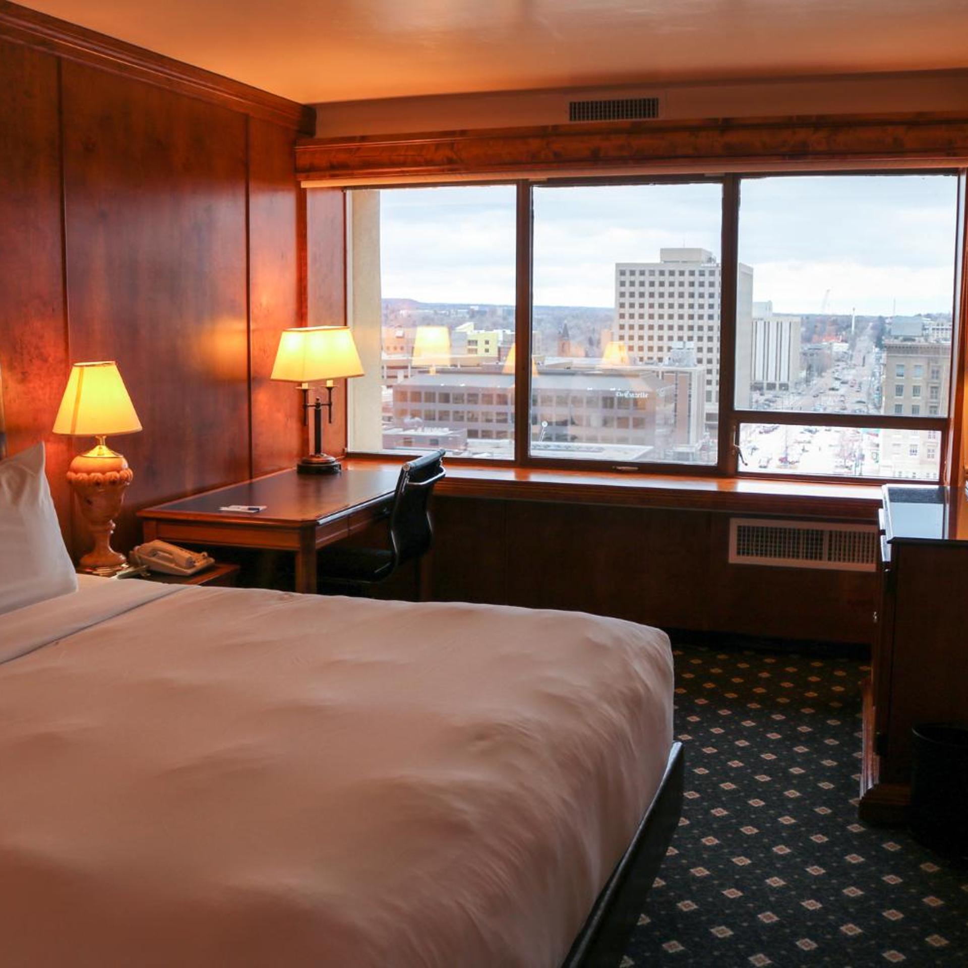 Room, King Bed, City View, Accessible