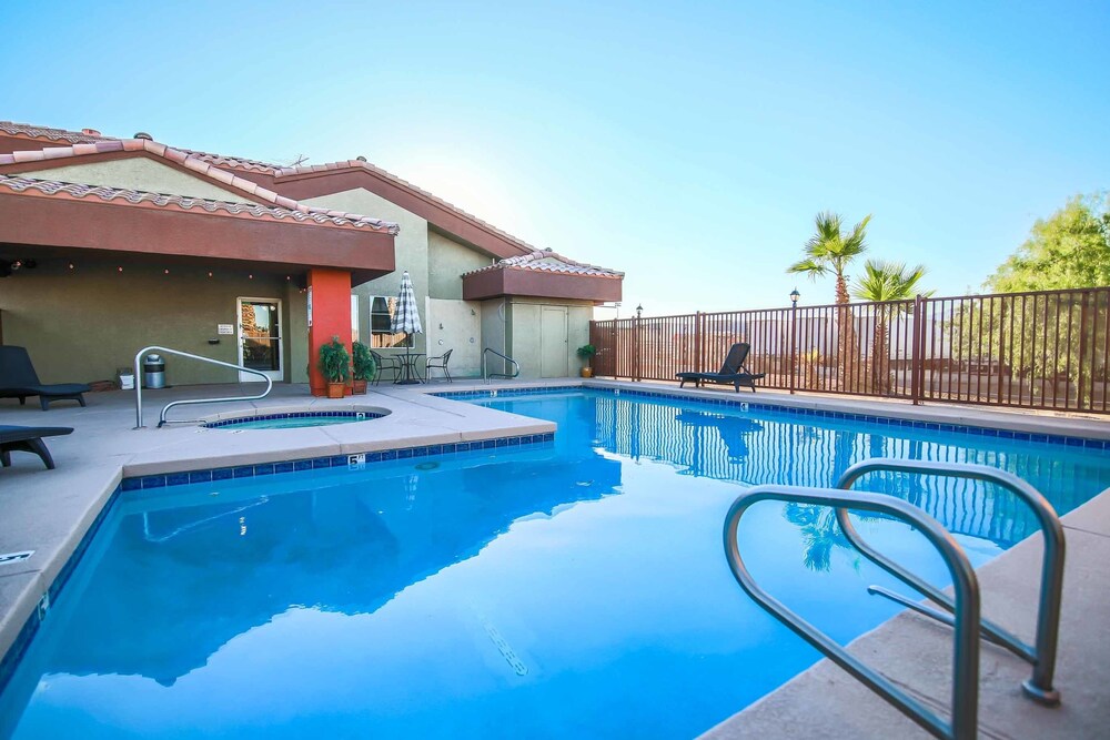 swimming pool spa