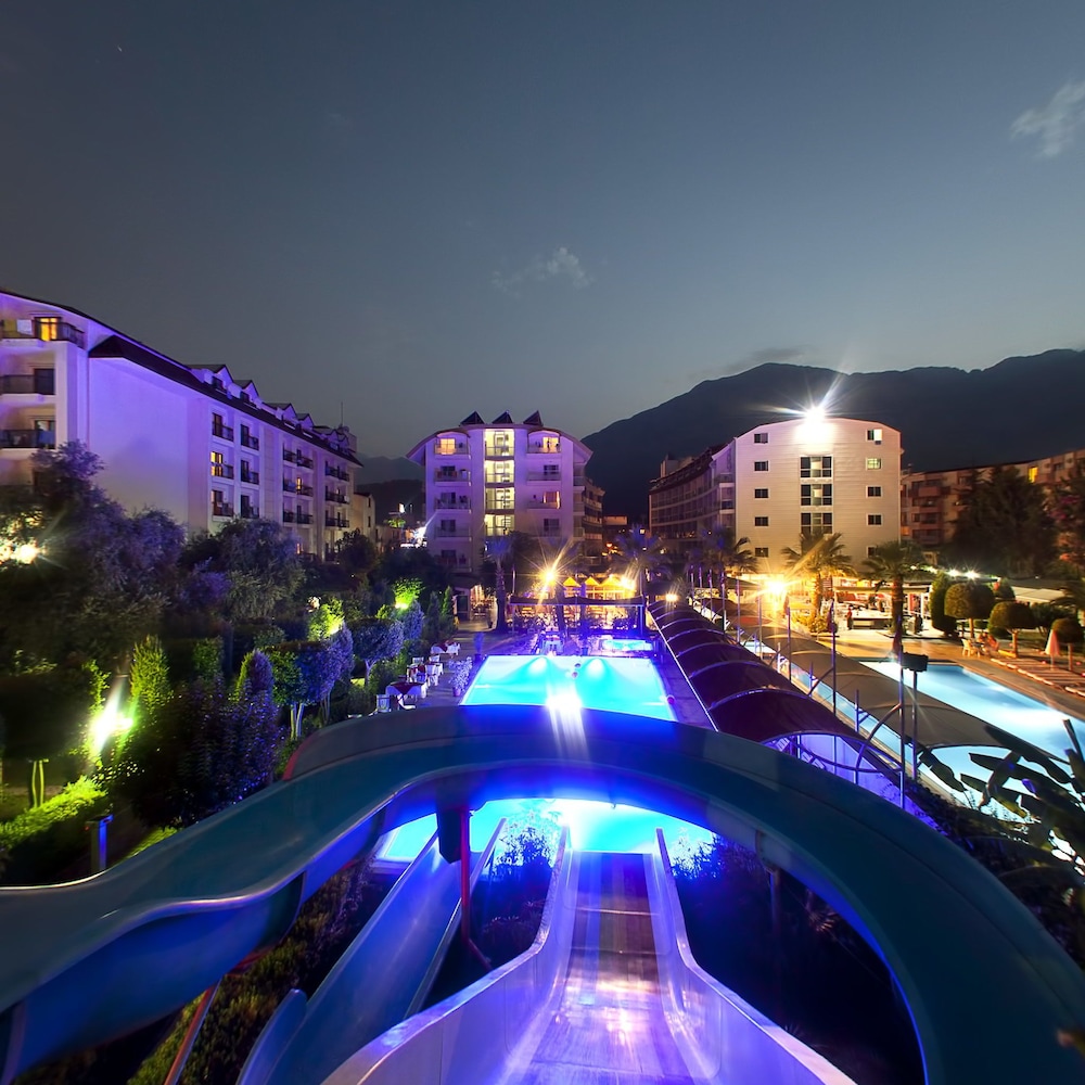 Lims Bona Dea Beach Hotel 12/67
