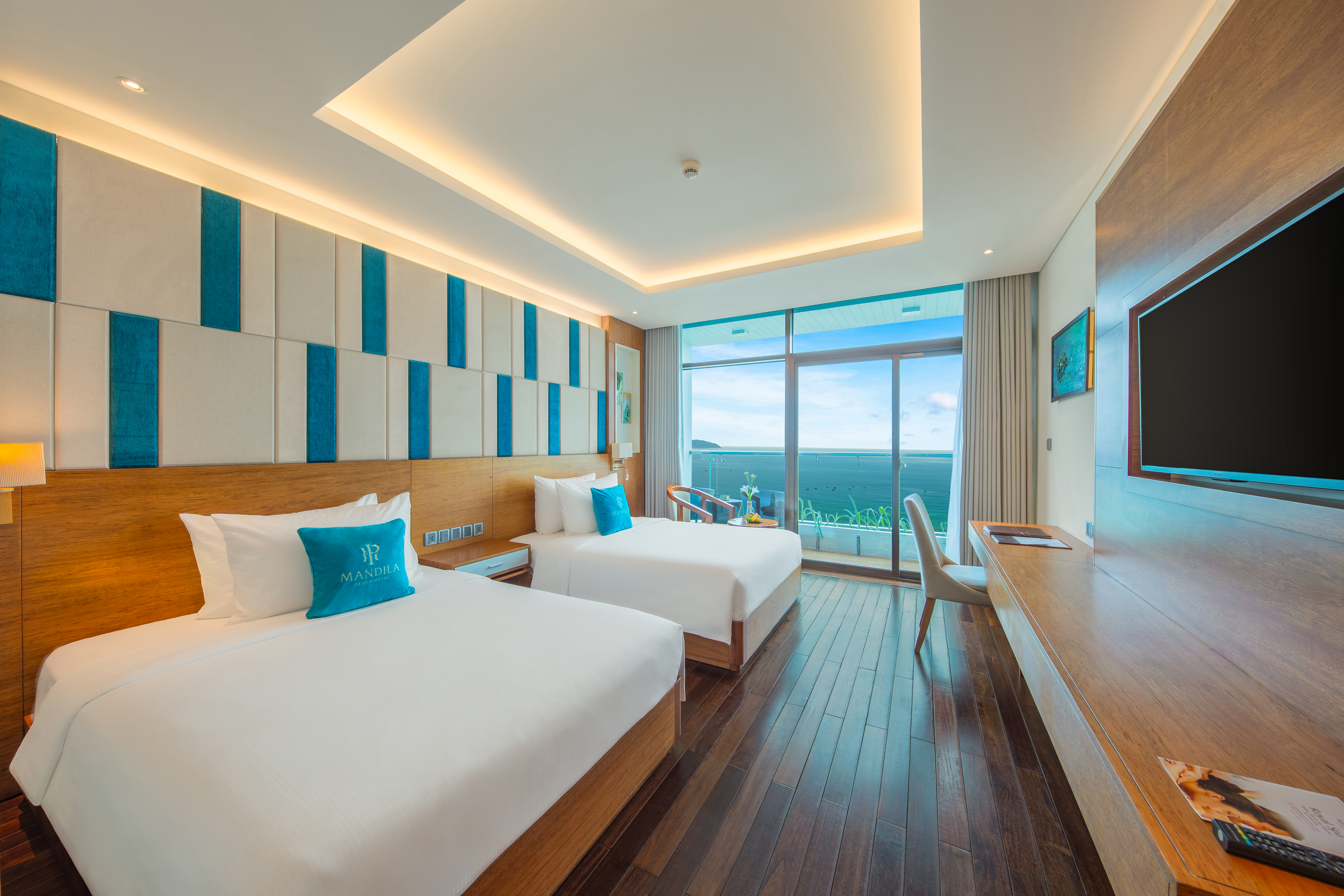 Deluxe, Twin Beds, Ocean Front