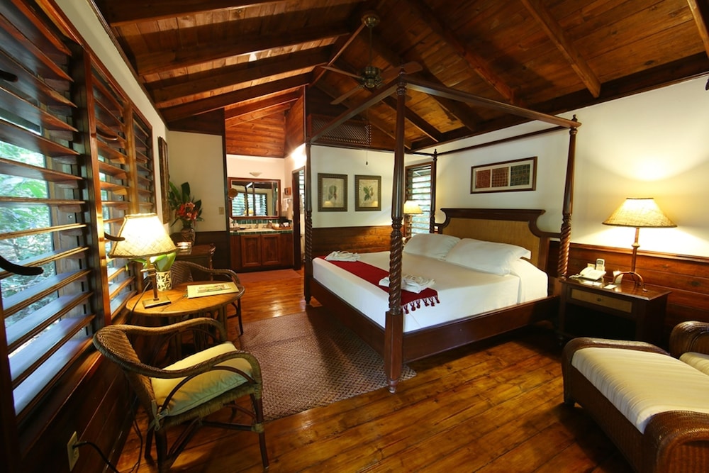 THE LODGE AT PICO BONITO 55/76