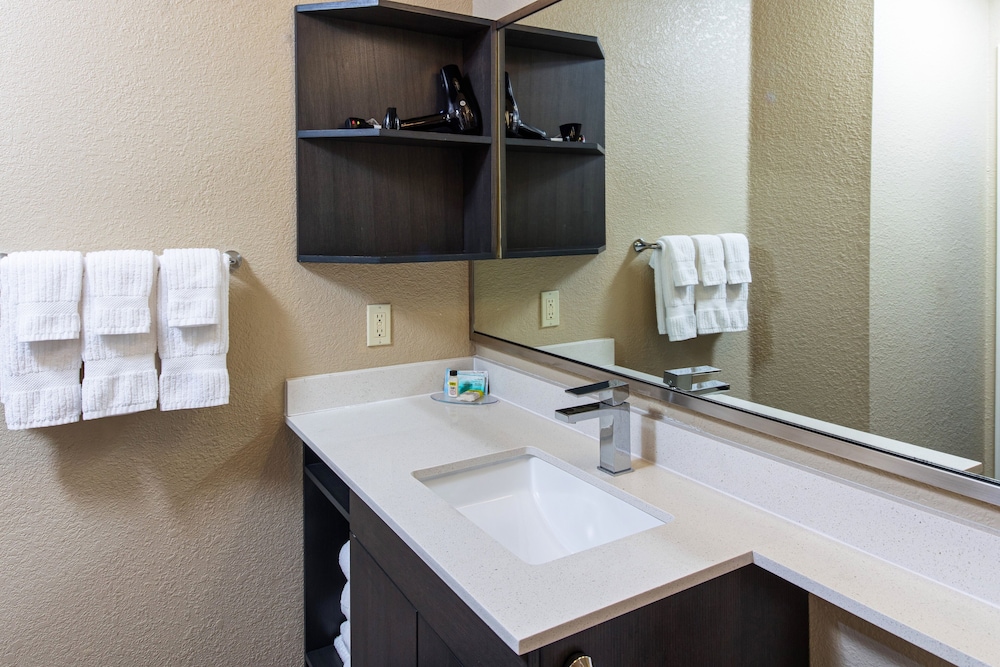Candlewood Suites Appleton 35/38
