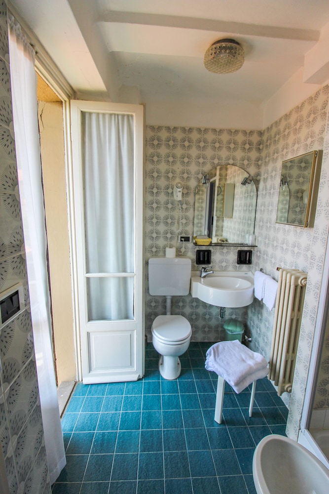Hotel Moderno 50/50
