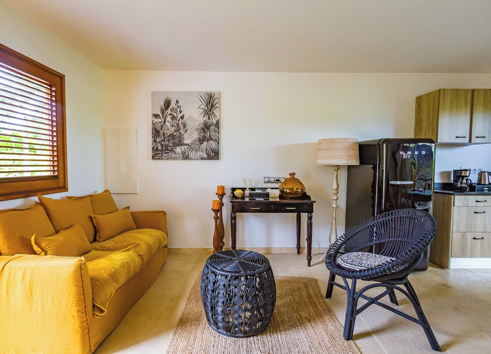 Habitation Saint Charles 56/77