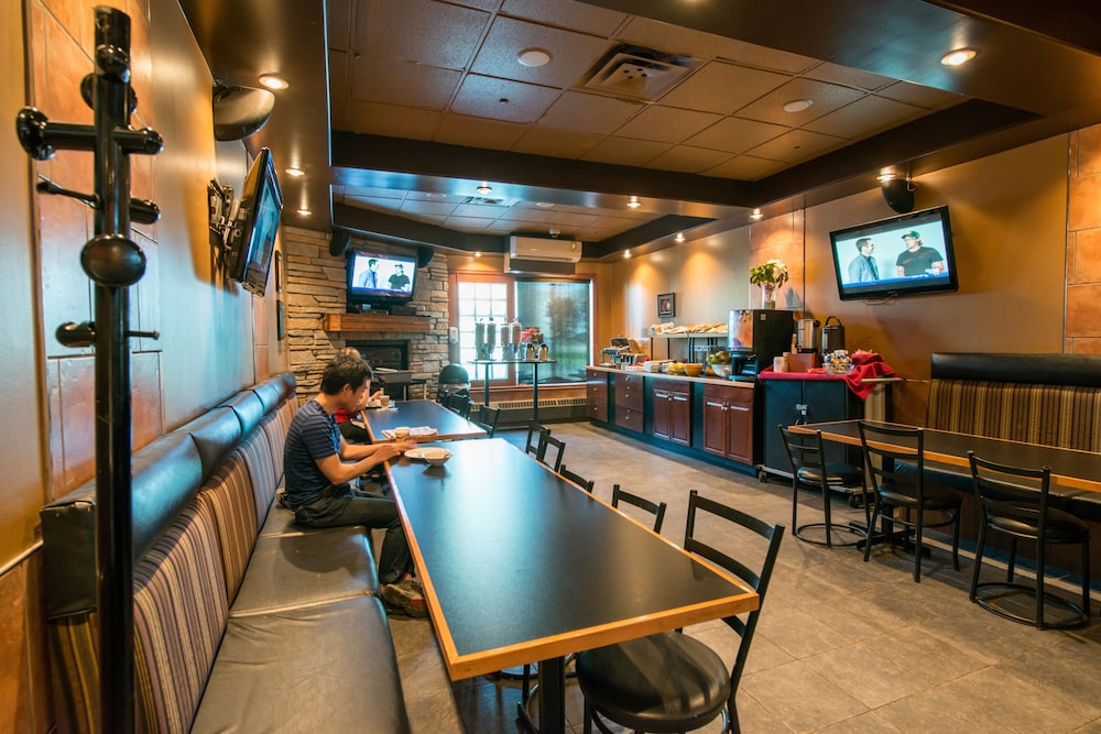 Podollan Inn Fort McMurray 24/33