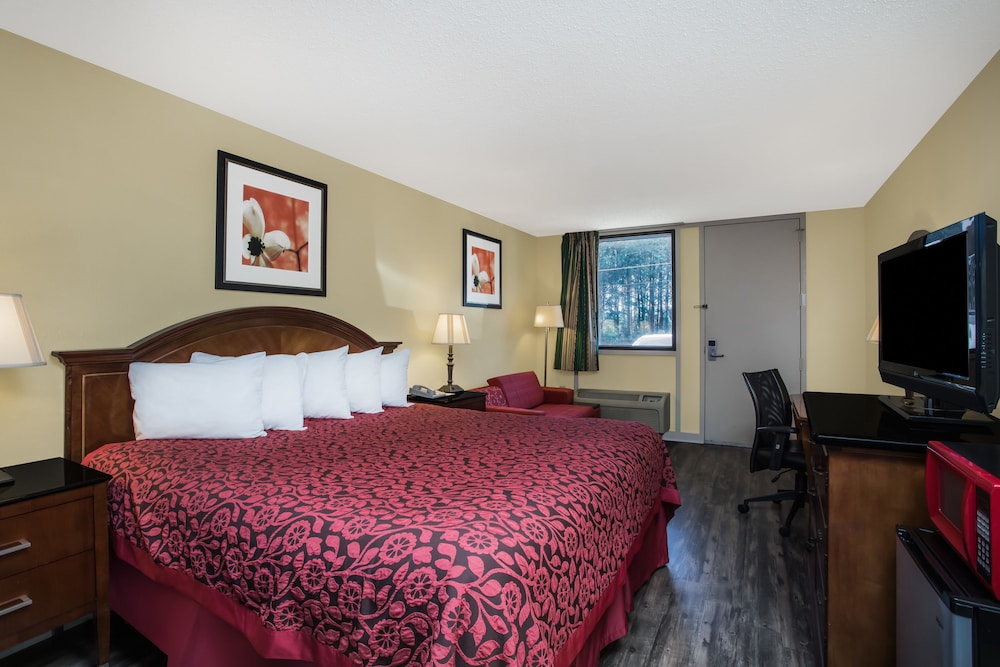 Days Inn By Wyndham College Park Airport Best Road 8/55
