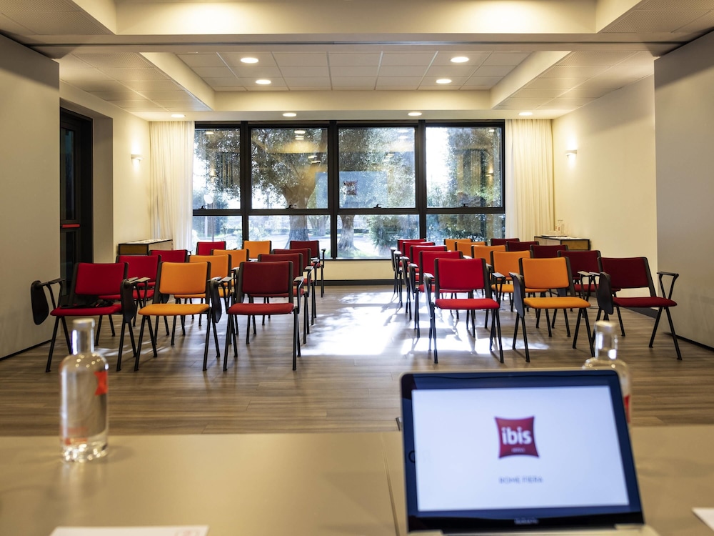 Ibis Roma Fiera 37/50