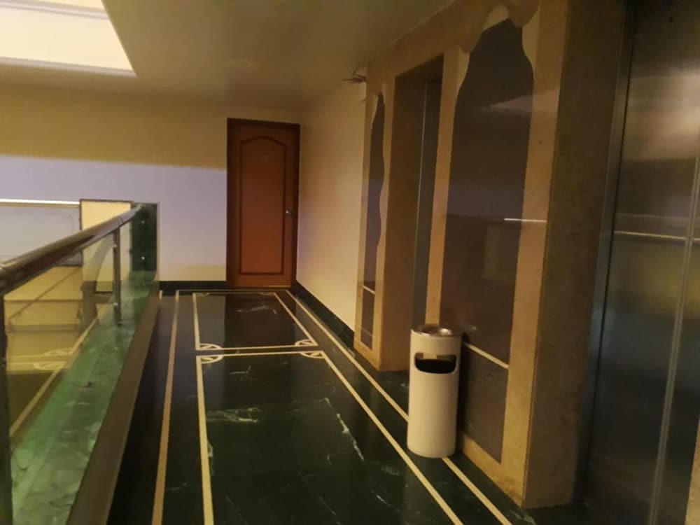 Hotel Samrat 40/40