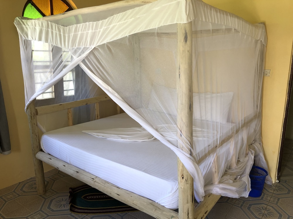 Blue Earth Beach Bungalows 47/72