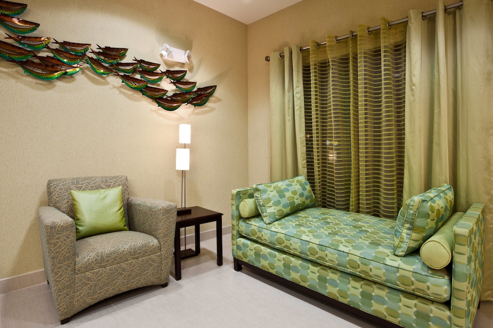 Holiday Inn Express Hotel And Suites Perry 30/48