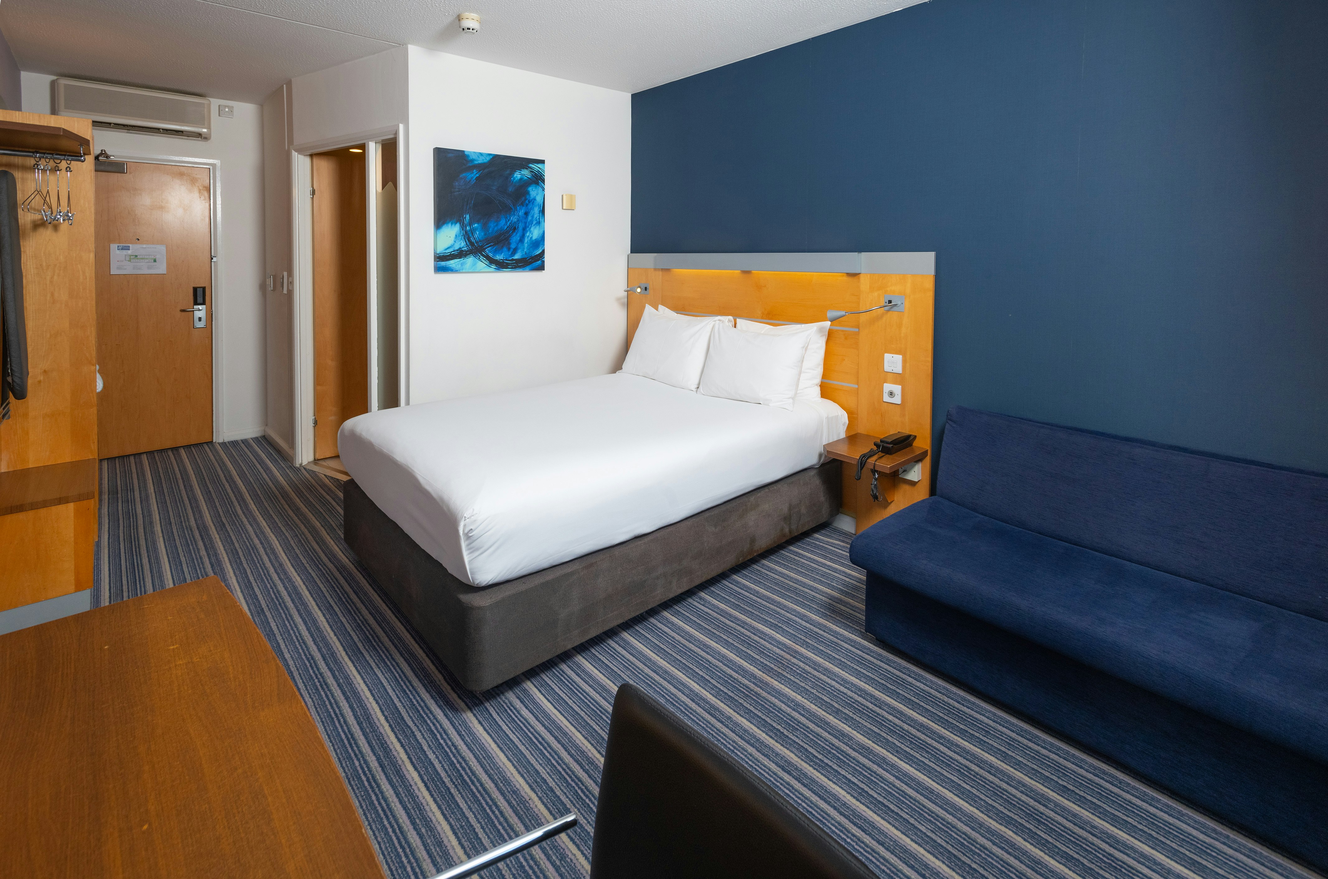 Holiday Inn Express Stevenage 20/66