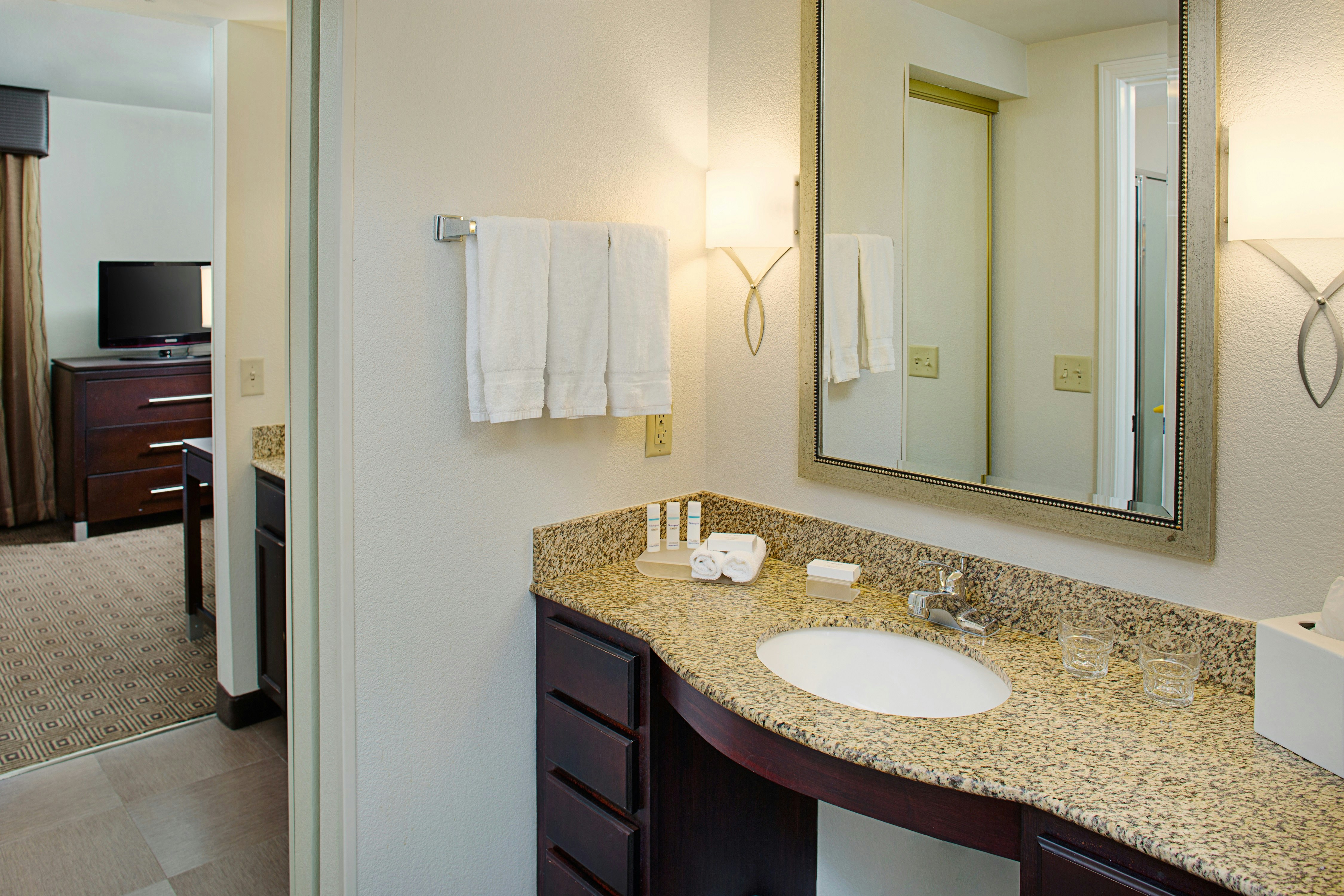 غرفة بسريرين كوين بغرفة نوم واحدة لذوي الإعاقة، Homewood Suites by Hilton Manchester/Airport 4/6
